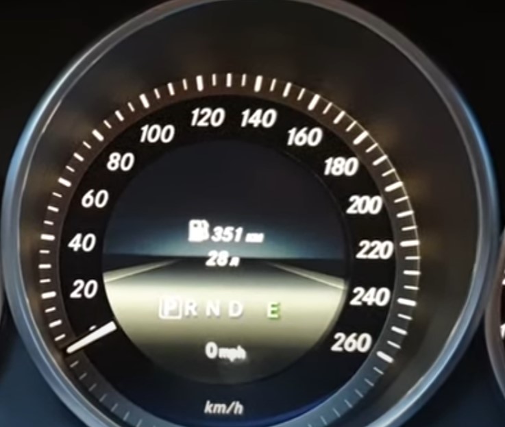 Enable the Remaining Liters in the Fuel Tank Menu